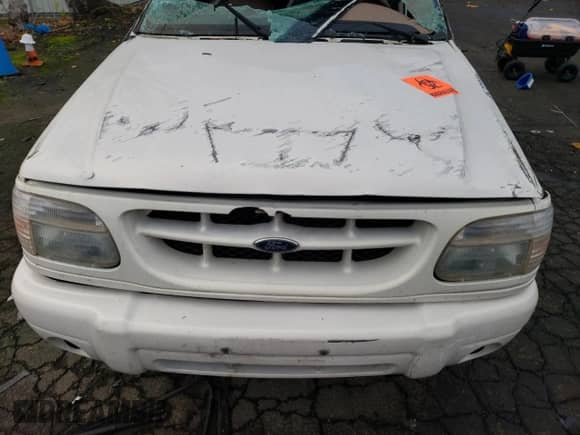 2001 Ford Explorer with VIN 1FMZU85P51ZA00343, listed as a Copart auction lot 85793084 with Not provided miles and Non repairable. Bid and sale history available at DreamBid. Image 13.