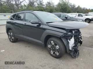 2025 Hyundai Kona SEL Convenience с VIN KM8HCCAB1SU336498, выставлен на аукционе Copart как лот 67823845 с пробегом Не указан миль и Списание • Salvage title. История ставок и продаж доступна на DreamBid. Изображение 4.