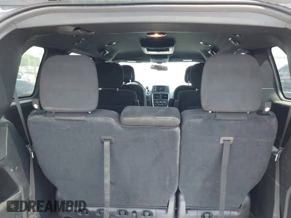 2016 Dodge Grand Caravan American Value z VIN 2C4RDGBG6GR266539, wystawiony jako IAAI lot #42214107 z przebiegiem 106 288 mil mil oraz . Historia ofert i sprzedaży dostępna na DreamBid. Obrazek 17.