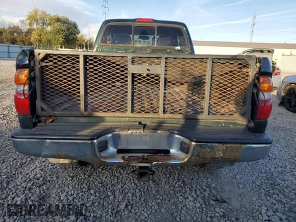 2004 Toyota Tacoma z VIN 5TEWN72N24Z364066, wystawiony jako Copart lot #89621625 z przebiegiem 344 882 mil mil oraz Szkoda całkowita • Salvage title. Historia ofert i sprzedaży dostępna na DreamBid. Obrazek 6.