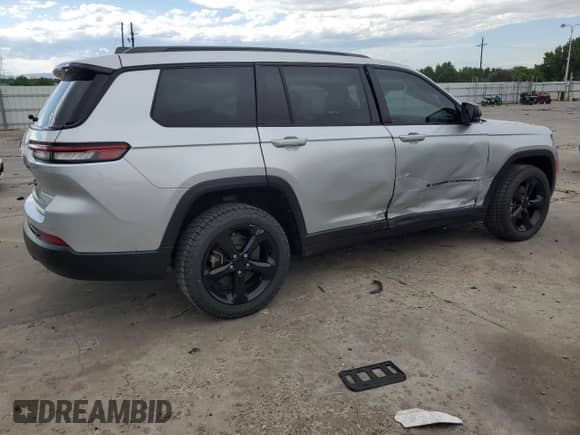 2022 Jeep Grand Cherokee Altitude with VIN 1C4RJKAGXN8525507, listed as a Copart auction lot 62730745 with 62,694 mi miles and Salvage title. Bid and sale history available at DreamBid. Image 3.
