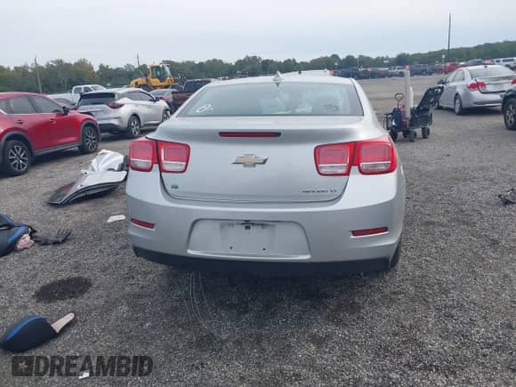 2015 Chevrolet Malibu LT z VIN 1G11C5SL0FF322443, wystawiony jako IAAI lot #43340640 z przebiegiem 149 026 mil mil oraz . Historia ofert i sprzedaży dostępna na DreamBid. Obrazek 17.