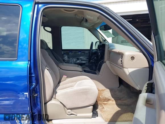 2003 Chevrolet Tahoe LS z VIN 1GNEC13Z63R269186, wystawiony jako IAAI lot #42649812 z przebiegiem 334 117 mil mil oraz . Historia ofert i sprzedaży dostępna na DreamBid. Obrazek 5.