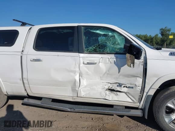 2019 Ram 1500 Laramie with VIN 1C6SRFRT1KN648538, listed as a IAAI auction lot 43009904 with 181,229 mi miles and . Bid and sale history available at DreamBid. Image 6.