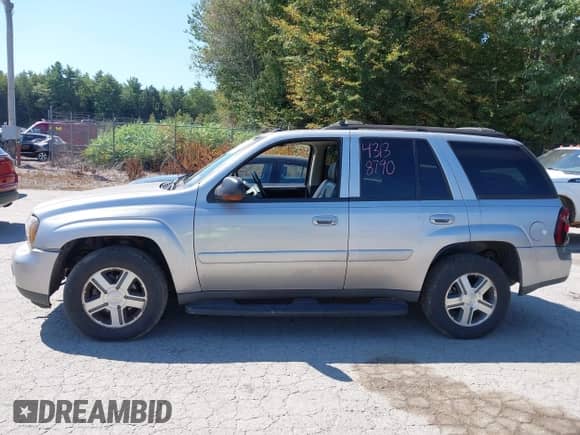 2005 Chevrolet TrailBlazer LS с VIN 1GNDT13S952312199, выставлен на аукционе IAAI как лот 43138790 с пробегом 170 041 миль миль и . История ставок и продаж доступна на DreamBid. Изображение 12.