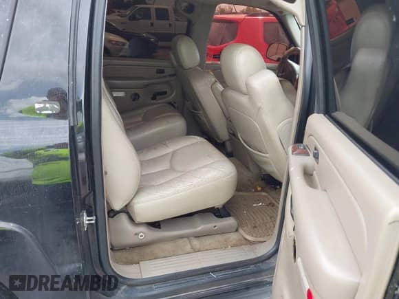 2005 Chevrolet Suburban LT с VIN 3GNEC16Z65G204577, выставлен на аукционе IAAI как лот 43254585 с пробегом 231 024 миль миль и . История ставок и продаж доступна на DreamBid. Изображение 8.