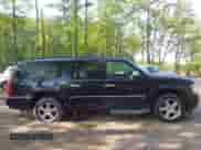 2012 Chevrolet Suburban LTZ z VIN 1GNSCKE08CR323305, wystawiony jako IAAI lot #42149176 z przebiegiem 142 878 mil mil oraz . Historia ofert i sprzedaży dostępna na DreamBid. Obrazek 13.