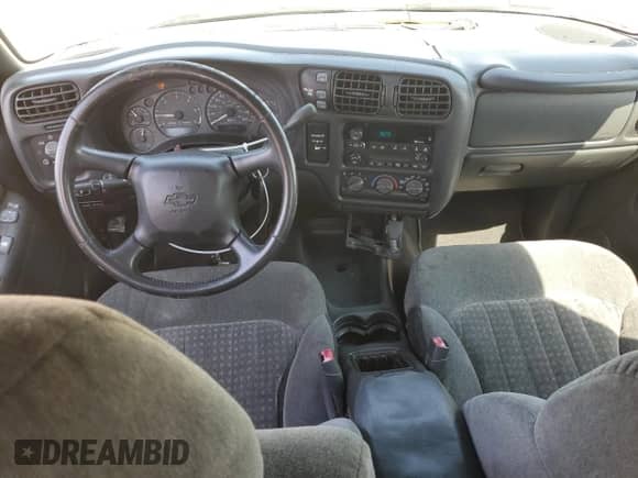 2002 Chevrolet S-10 LS with VIN 1GCCT19W328231335, listed as a Copart auction lot 59979455 with 148,680 mi miles and Clean title. Bid and sale history available at DreamBid. Image 8.