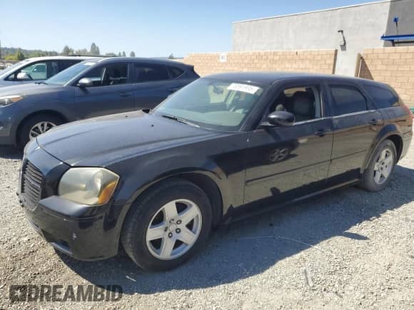 2005 Dodge Magnum SE with VIN 2D4FV48V15H617660, listed as a Copart auction lot 70591935 with 161,212 mi miles and Clean title. Bid and sale history available at DreamBid. Image 1.