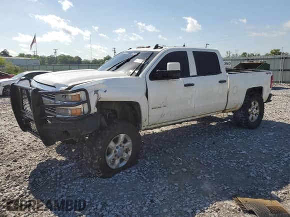 2015 Chevrolet Silverado 2500HD Work Truck z VIN 1GC1KUEG7FF663731, wystawiony jako Copart lot #57123715 z przebiegiem 167 082 mil mil oraz Szkoda całkowita • Salvage title. Historia ofert i sprzedaży dostępna na DreamBid. Obrazek 1.