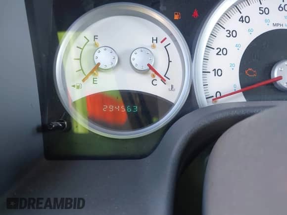 2004 Dodge Durango Limited z VIN 1D4HB58D24F189385, wystawiony jako IAAI lot #43384860 z przebiegiem 294 563 mil mil oraz . Historia ofert i sprzedaży dostępna na DreamBid. Obrazek 7.