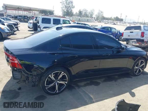 2024 Volvo S60 Plus Dark Theme z VIN 7JRL12FL5RG309363, wystawiony jako IAAI lot #42654491 z przebiegiem 65 003 mil mil oraz . Historia ofert i sprzedaży dostępna na DreamBid. Obrazek 14.