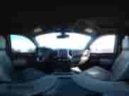 2019 GMC Sierra 1500 SLT z VIN 3GTP8DED8KG274135, wystawiony jako IAAI lot #43219885 z przebiegiem 70 501 mil mil oraz . Historia ofert i sprzedaży dostępna na DreamBid. Obrazek 20.