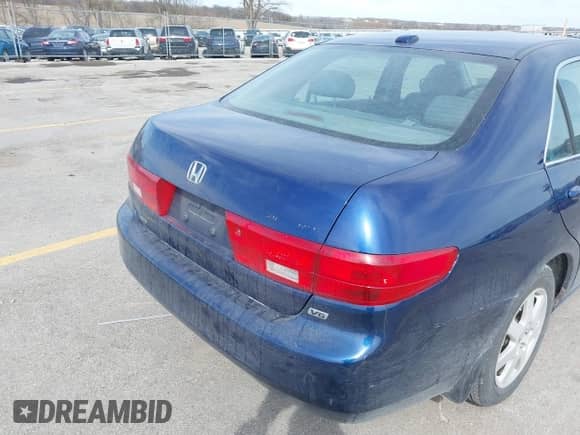 2005 Honda Accord EX-L z VIN 1HGCM665X5A038913, wystawiony jako IAAI lot #41948105 z przebiegiem 261 459 mil mil oraz . Historia ofert i sprzedaży dostępna na DreamBid. Obrazek 6.