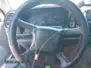 1998 GMC Sierra 1500 с VIN 1GTEC14W6WZ551281, выставлен на аукционе IAAI как лот 42292338 с пробегом 259 951 миль миль и . История ставок и продаж доступна на DreamBid. Изображение 11.