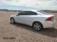 2015 Volvo S60 T5 Platinum с VIN YV1612TM3F1360099, выставлен на аукционе Copart как лот 53744175 с пробегом 87 383 миль миль и Списание • Salvage title. История ставок и продаж доступна на DreamBid. Изображение 2.