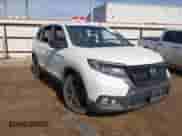 2021 Honda Passport Sport z VIN 5FNYF7H25MB000793, wystawiony jako IAAI lot #41350844 z przebiegiem 54 958 mil mil oraz . Historia ofert i sprzedaży dostępna na DreamBid. Obrazek 1.