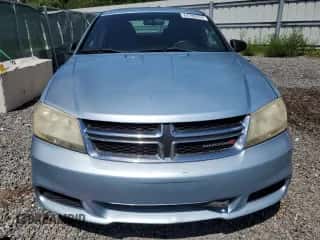 2013 Dodge Avenger SE z VIN 1C3CDZAB1DN643010, wystawiony jako Copart lot #67288634 z przebiegiem 151 554 mil mil oraz Szkoda całkowita • Salvage title. Historia ofert i sprzedaży dostępna na DreamBid. Obrazek 5.