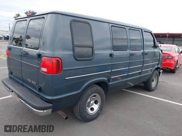 2000 Dodge RAM with VIN 2B7HB11Y0YK113366, listed as a IAAI auction lot 41788487 with 188,353 mi miles and . Bid and sale history available at DreamBid. Image 4.