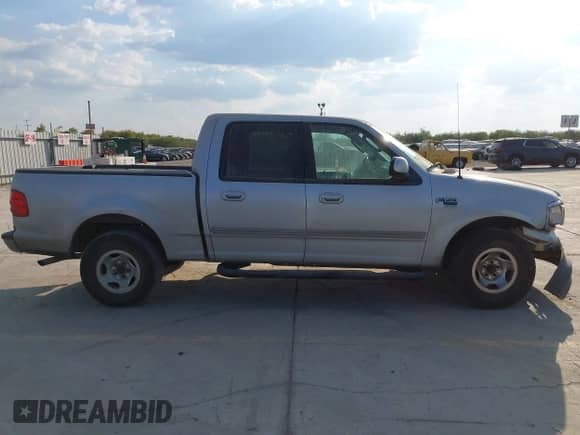 2003 Ford F-150 XLT с VIN 1FTRW07653KA38493, выставлен на аукционе IAAI как лот 43370849 с пробегом 213 498 миль миль и . История ставок и продаж доступна на DreamBid. Изображение 12.