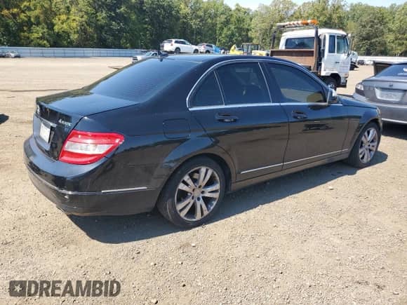 2008 Mercedes-Benz C 300 Sport z VIN WDDGF81X28F062800, wystawiony jako Copart lot #71184825 z przebiegiem 177 405 mil mil oraz Szkoda całkowita • Salvage title. Historia ofert i sprzedaży dostępna na DreamBid. Obrazek 3.