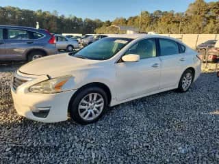 2015 Nissan Altima SL with VIN 1N4AL3AP9FN318502, listed as a Copart auction lot 86129575 with 193,702 mi miles and Salvage title. Bid and sale history available at DreamBid. Image 1.