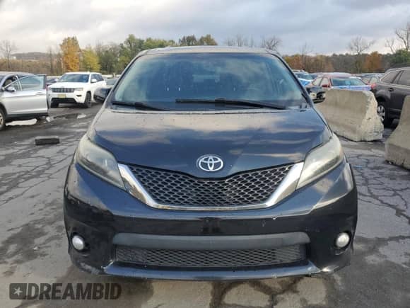 2015 Toyota Sienna SE with VIN 5TDXK3DC4FS557000, listed as a Copart auction lot 82646895 with 192,296 mi miles and Clean title. Bid and sale history available at DreamBid. Image 5.