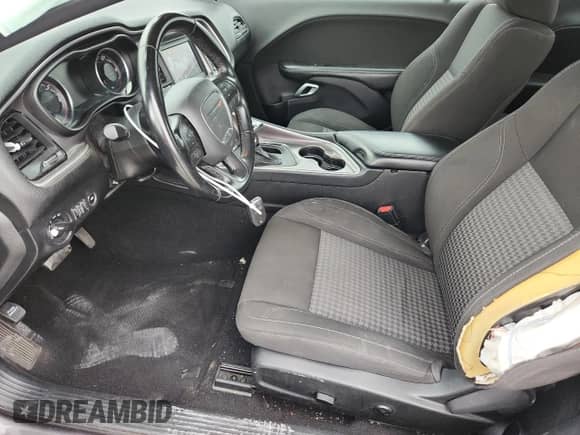 2021 Dodge Challenger SXT с VIN 2C3CDZGG9MH505694, выставлен на аукционе Copart как лот 80821565 с пробегом 141 224 миль миль и Чистый • Clean title. История ставок и продаж доступна на DreamBid. Изображение 7.