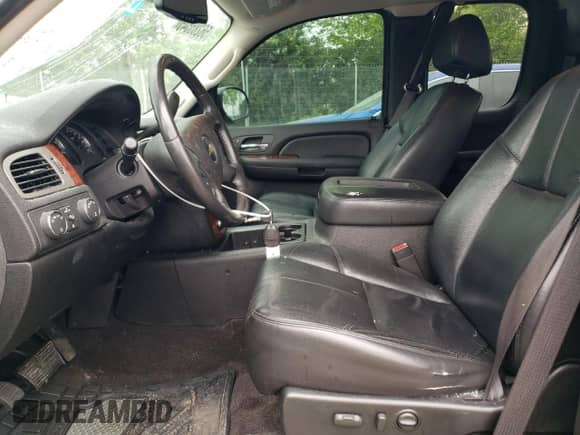 2009 Chevrolet Silverado 1500 LTZ z VIN 1GCEK39J89Z200663, wystawiony jako Copart lot #56285545 z przebiegiem 207 964 mil mil oraz Szkoda całkowita • Salvage title. Historia ofert i sprzedaży dostępna na DreamBid. Obrazek 7.