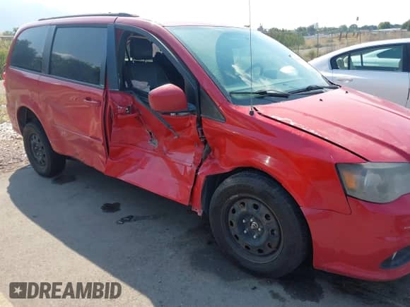 2014 Dodge Grand Caravan R/T with VIN 2C4RDGEG8ER138148, listed as a IAAI auction lot 43089176 with 182,710 mi miles and . Bid and sale history available at DreamBid. Image 6.