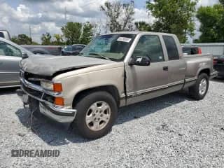 1998 Chevrolet Silverado 1500 z VIN 2GCEC19M1W1270456, wystawiony jako Copart lot #60736065 z przebiegiem 304 134 mil mil oraz Szkoda całkowita • Salvage title. Historia ofert i sprzedaży dostępna na DreamBid. Obrazek 1.