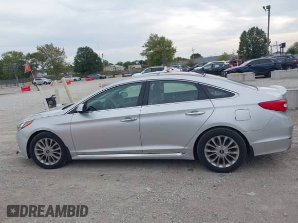 2015 Hyundai Sonata Sport с VIN 5NPE34AF2FH233333, выставлен на аукционе IAAI как лот 43464770 с пробегом 169 132 миль миль и . История ставок и продаж доступна на DreamBid. Изображение 14.