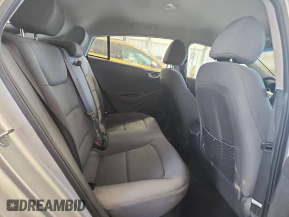 2020 Hyundai Ioniq SE z VIN KMHC75LC7LU195809, wystawiony jako Copart lot #81195365 z przebiegiem 62 847 mil mil oraz Nie do naprawy • Non repairable. Historia ofert i sprzedaży dostępna na DreamBid. Obrazek 10.