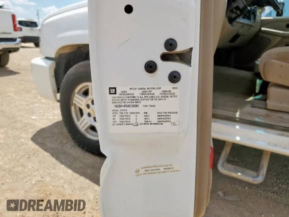 2004 Chevrolet Silverado 1500 Z71 с VIN 1GCEK14T64Z129081, выставлен на аукционе Copart как лот 66040055 с пробегом 179 289 миль миль и Списание • Salvage title. История ставок и продаж доступна на DreamBid. Изображение 12.