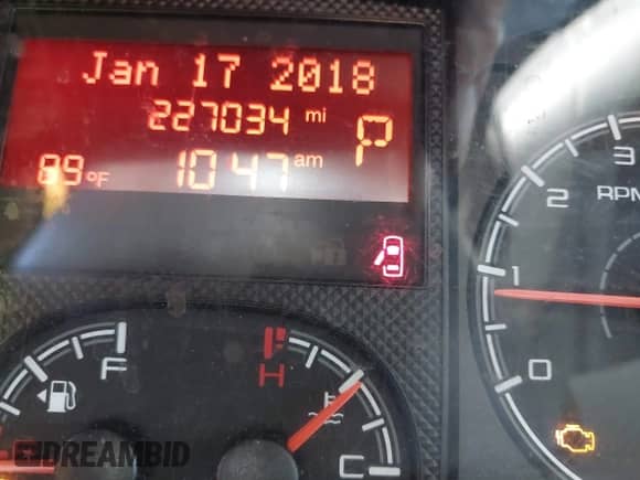 2018 Ram ProMaster Cargo z VIN 3C6TRVAG1JE104105, wystawiony jako IAAI lot #42837950 z przebiegiem 227 034 mil mil oraz . Historia ofert i sprzedaży dostępna na DreamBid. Obrazek 15.