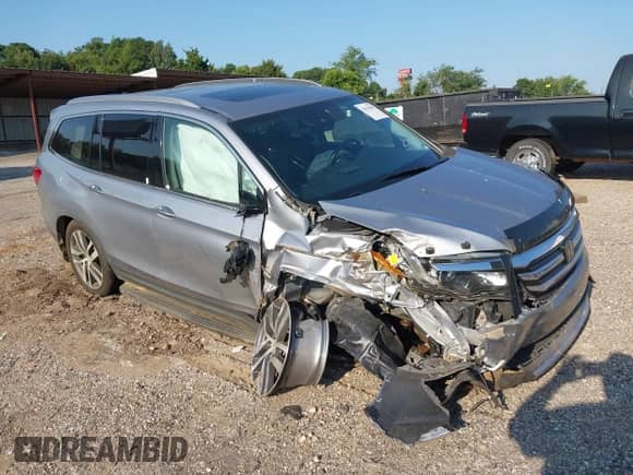 2017 Honda Pilot Elite with VIN 5FNYF6H09HB064057, listed as a IAAI auction lot 42933904 with 51,184 mi miles and . Bid and sale history available at DreamBid. Image 1.
