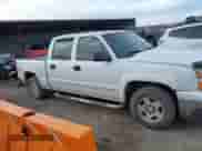 2007 Chevrolet Silverado 1500 LT3 z VIN 2GCEK13Z071118967, wystawiony jako IAAI lot #41677414 z przebiegiem 279 838 mil mil oraz . Historia ofert i sprzedaży dostępna na DreamBid. Obrazek 13.