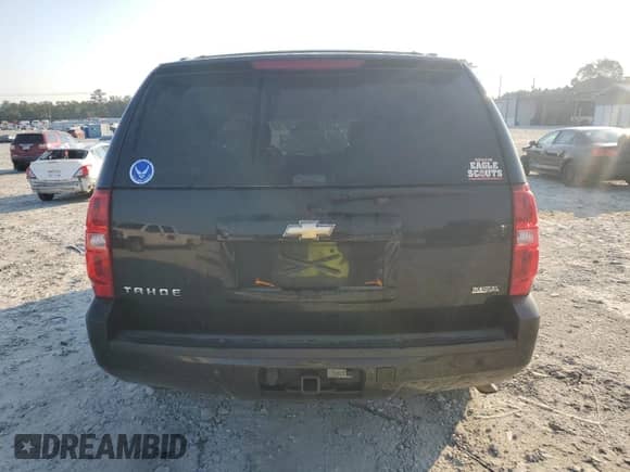 2009 Chevrolet Tahoe 2LT z VIN 1GNFK230X9R295149, wystawiony jako Copart lot #69832915 z przebiegiem 141 619 mil mil oraz Szkoda całkowita • Salvage title. Historia ofert i sprzedaży dostępna na DreamBid. Obrazek 6.