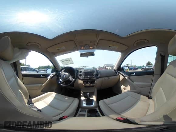 2012 Volkswagen Tiguan SE с VIN WVGBV7AX1CW548133, выставлен на аукционе IAAI как лот 42403164 с пробегом 139 083 миль миль и . История ставок и продаж доступна на DreamBid. Изображение 18.