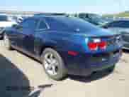 2010 Chevrolet Camaro 2LT z VIN 2G1FC1EV7A9123063, wystawiony jako IAAI lot #43302490 z przebiegiem 176 239 mil mil oraz . Historia ofert i sprzedaży dostępna na DreamBid. Obrazek 3.