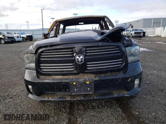 2014 Ram 1500 Sport z VIN 1C6RR7UT7ES166593, wystawiony jako Copart lot #67313085 z przebiegiem Nie podano mil oraz Nie do naprawy • Non repairable. Historia ofert i sprzedaży dostępna na DreamBid. Obrazek 5.