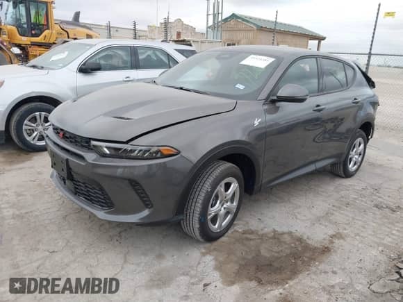 2024 Dodge Hornet GT z VIN ZACNDFAN8R3A44219, wystawiony jako IAAI lot #41324381 z przebiegiem 2 745 mil mil oraz . Historia ofert i sprzedaży dostępna na DreamBid. Obrazek 18.