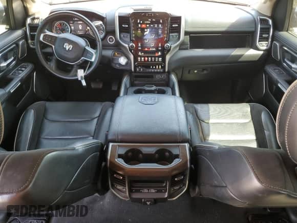 2021 Ram 1500 Laramie z VIN 1C6RREJT5MN794786, wystawiony jako Copart lot #55448755 z przebiegiem 50 658 mil mil oraz Szkoda całkowita • Salvage title. Historia ofert i sprzedaży dostępna na DreamBid. Obrazek 8.