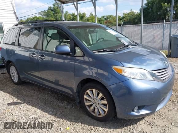 2015 Toyota Sienna Limited with VIN 5TDDK3DC1FS095692, listed as a IAAI auction lot 40485296 with 100,324 mi miles and . Bid and sale history available at DreamBid. Image 14.