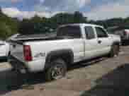 2003 Chevrolet Silverado 2500HD LT z VIN 1GCHK29U83E314808, wystawiony jako Copart lot #72331804 z przebiegiem 228 467 mil mil oraz Szkoda całkowita • Salvage title. Historia ofert i sprzedaży dostępna na DreamBid. Obrazek 3.