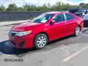 2014 Toyota Camry SE z VIN 4T1BF1FK2EU730316, wystawiony jako IAAI lot #43417761 z przebiegiem 125 092 mil mil oraz . Historia ofert i sprzedaży dostępna na DreamBid. Obrazek 2.