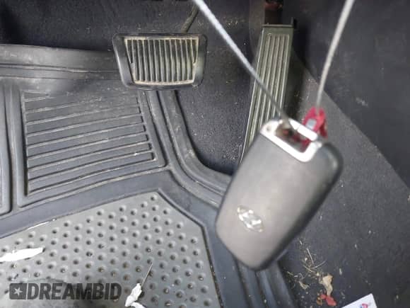 2011 Hyundai Sonata SE z VIN 5NPEC4AC9BH117790, wystawiony jako IAAI lot #43358678 z przebiegiem 126 275 mil mil oraz . Historia ofert i sprzedaży dostępna na DreamBid. Obrazek 11.