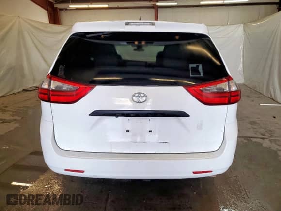 2020 Toyota Sienna L with VIN 5TDZZ3DC7LS073709, listed as a Copart auction lot 83765125 with 44,537 mi miles and Clean title. Bid and sale history available at DreamBid. Image 4.