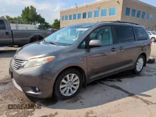 2012 Toyota Sienna XLE with VIN 5TDDK3DCXCS031999, listed as a Copart auction lot 66875265 with 136,188 mi miles and Salvage title. Bid and sale history available at DreamBid. Image 1.