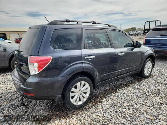 2012 Subaru Forester X Premium с VIN JF2SHADCXCH421792, выставлен на аукционе Copart как лот 84070315 с пробегом 132 761 миль миль и Списание • Salvage title. История ставок и продаж доступна на DreamBid. Изображение 3.